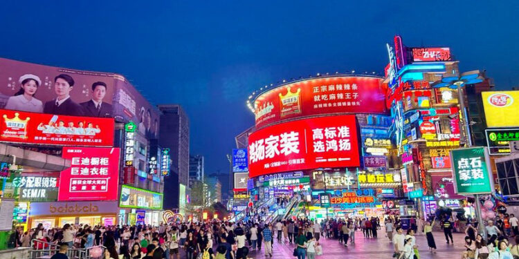 China herziet BBP 2023 omhoog, minimale impact op groei 2024 verwacht