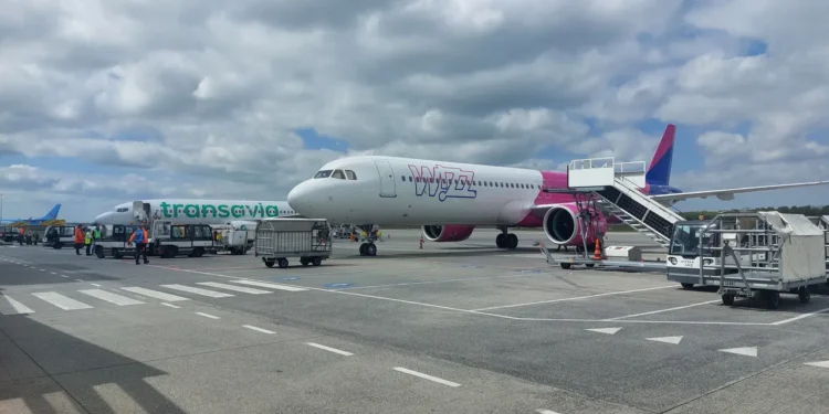 Left-wing parties call for ‘activist role’ of municipality at Eindhoven Airport