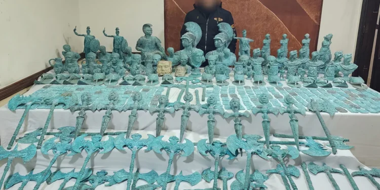 Twee gearresteerd in Egypte voor poging tot diefstal van honderden oude artefacten uit de zee