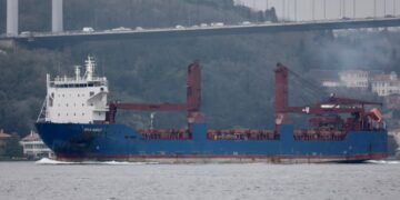 Russisch vrachtschip zinkt in Middellandse Zee na explosie in machinekamer