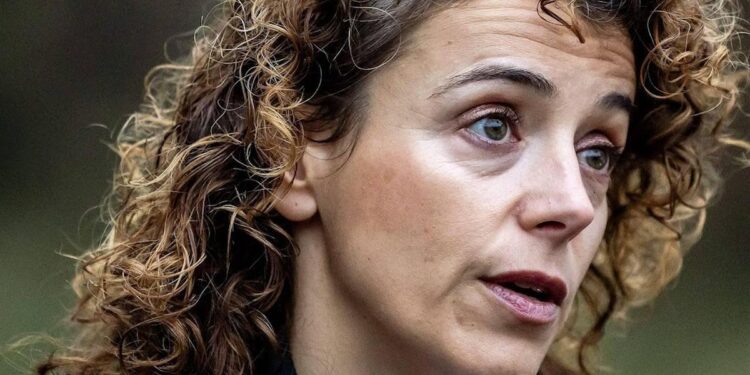 Kamer wil dat Hermans nu al naar afbouw fossiele regelingen kijkt