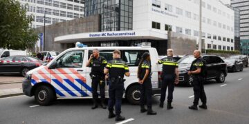 Man aangetroffen met schotwond in hoofd in Rotterdam