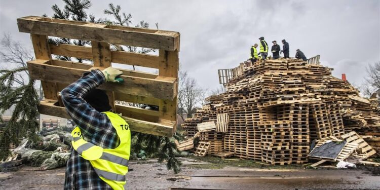 Oudejaarsvuur Floradorp in Noord afgelast vanwege storm