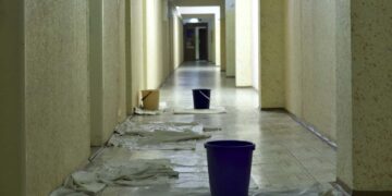 Verwaarloosde ziekenhuizen in Engeland vormen 'direct gevaar', zeggen NHS-leiders