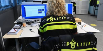 Schietincident in Diemen: 19-jarige Amsterdammer zwaargewond, verdachten nog voortvluchtig