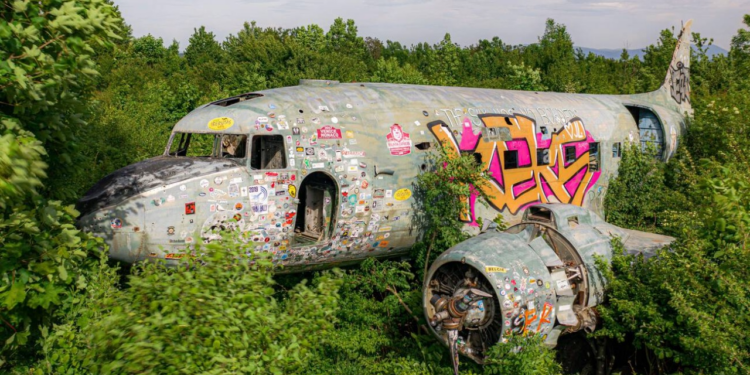 Zeliava: Het spookvliegveld van het voormalige Joegoslavië