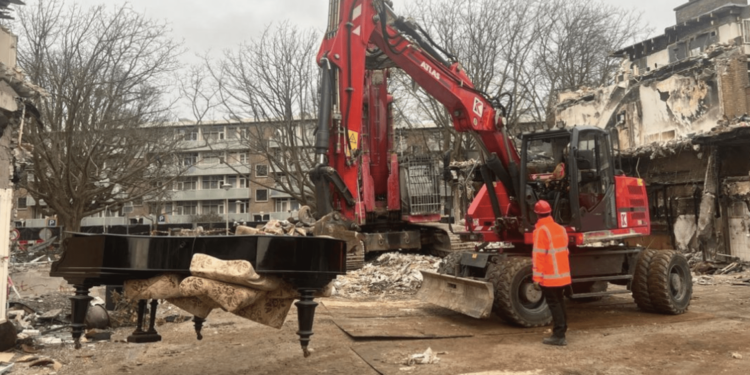 Piano gered uit puin van de Tarwekamp-explosie