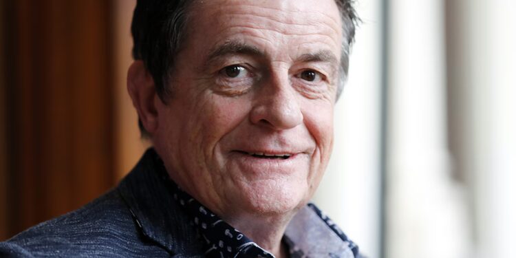 Johnny Kraaijkamp jr. doet boekje open over alcoholmisbruik vader: ‘Als hij dronk, dan ging hij door het lint’