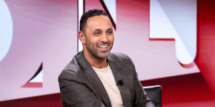 Khalid Kasem definitief weg bij BNNVara na rel over beschuldiging van omkoping