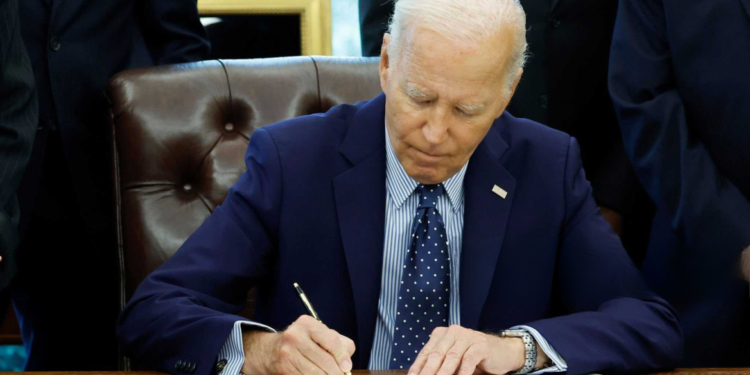 Nieuwe militaire hulp van 2,5 miljard dollar voor Kiev aangekondigd door Biden