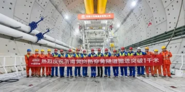 China vestigt record met grootste onderwatertunnel