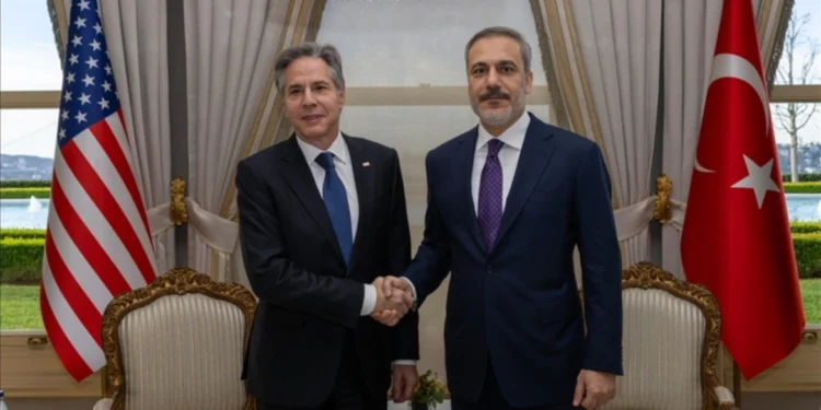 Telefonisch overleg tussen Blinken en Fidan: doel is het voorkomen van heropkomst van terrorisme in Syrië