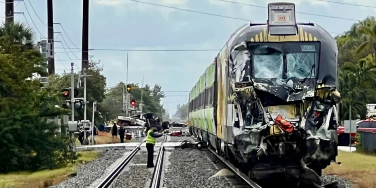 Reddingsvoertuig botst met trein in Florida: 15 gewonden, waaronder drie brandweerlieden