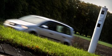 Flitspalen kunnen je nu ook pakken op 30 kilometerwegen: pilot in Amsterdam is geslaagd volgens OM