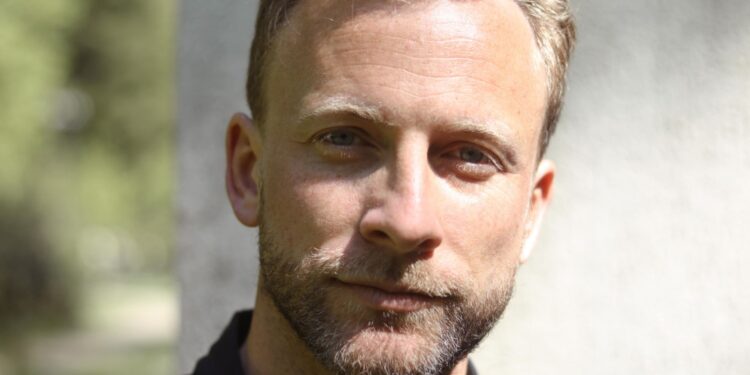 Moet Nederland, net als Australië, social media voor jongeren verbieden? Psycholoog vindt van wel