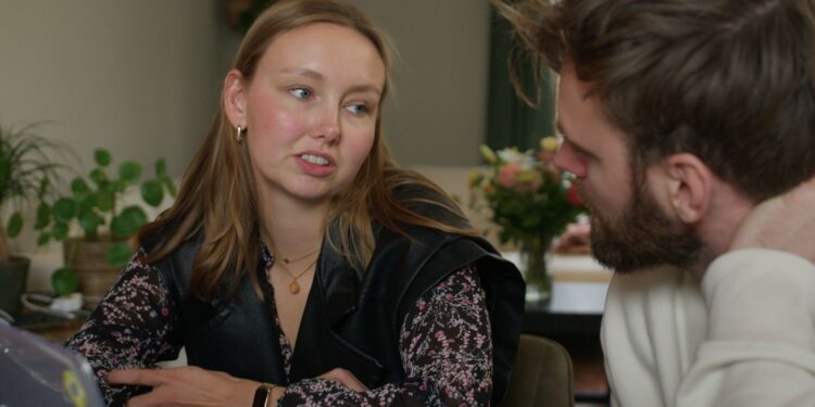 Tim Hofman herdenkt overleden Over Mijn Lijk-deelnemer Eva Hermans-Kroot: ‘Maak ze gek daar aan de andere kant’ 