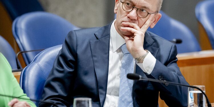 Bezuinigingen onderwijs op losse schroeven: 5 vragen en antwoorden