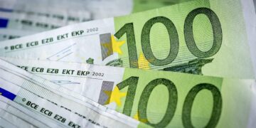 Banken adviseren klanten contant geld in huis te hebben, dit is waarom