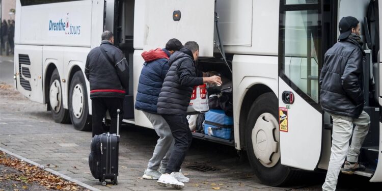 ‘Nederland mag asielzoeker niet langer laten wachten’