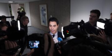 Langstudeerboete mogelijk van de baan, net als bezuinigingen op maatschappelijke diensttijd