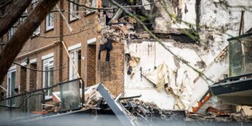 Verband uitgebrande auto en explosies Den Haag wordt onderzocht