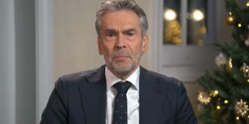 Dick Schoof moedigt aan om meer ‘samen sterk te staan’: ‘Wereld om ons heen is onrustig’