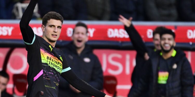 Veel lof voor eerlijke Guus Til, maar ook speculatie: ‘Lijkt wel een voetbal-burnout’