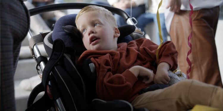 Jelte (4) zal snel overlijden aan een metabole ziekte, daarom mag hij nu elke maand jarig zijn