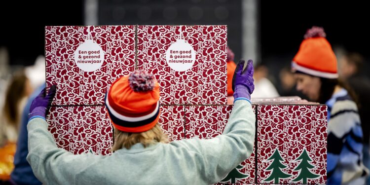 Een gegeven kerstpakket in de bek kijken: we vullen de vuilnisbak met wat we krijgen