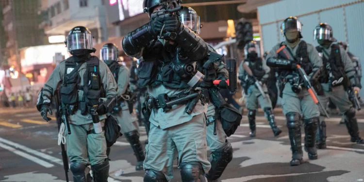 Hongkongse politie looft beloningen uit voor zes extra overzeese activisten