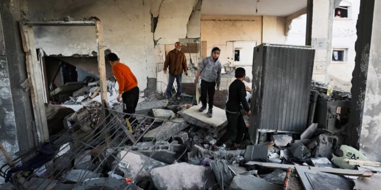 Israël evacueert ziekenhuis in Gaza en neemt medisch personeel in hechtenis