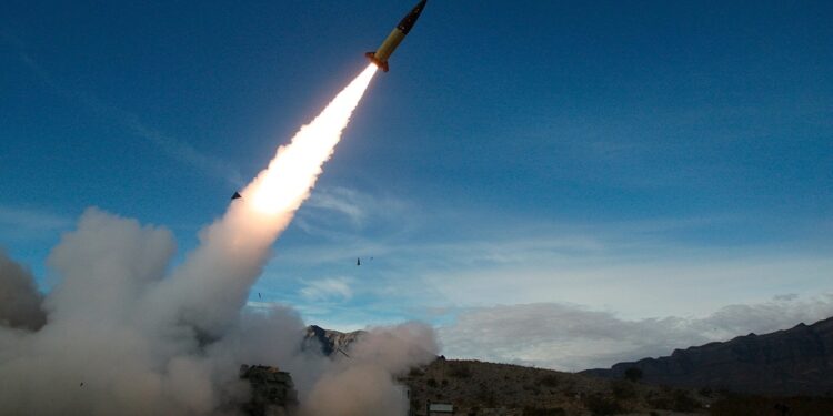 Raket van Houthi’s op Israël gestopt – Sirenes in Tel Aviv – Video.