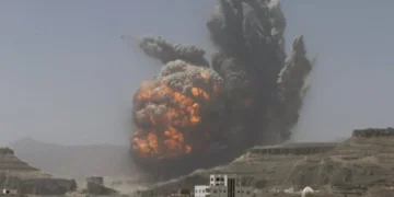 Israël treft internationale luchthaven van Sanaa en andere doelen in Jemen