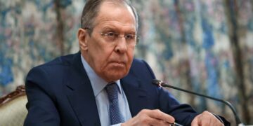 Rusland beëindigt moratorium op middellangeafstandsraketten, aldus Lavrov