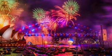 Vuurwerk spektakel in Sydney: Kick-off 2025 Kiribati en Nieuw-Zeeland.