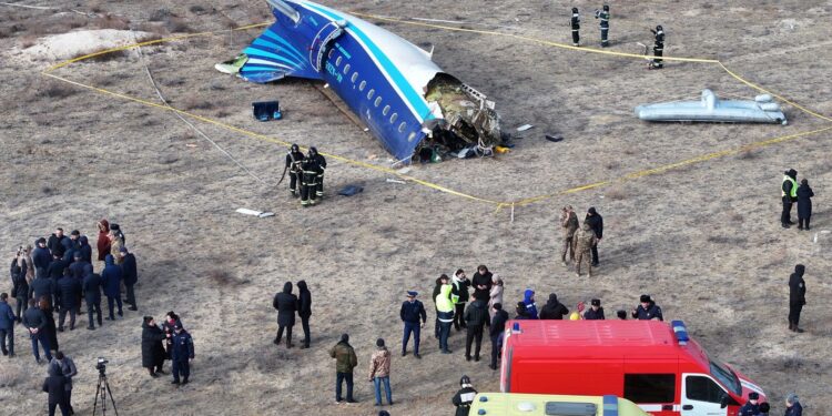 'Russisch luchtverdedigingssysteem' bracht vliegtuig van Azerbaijan Airlines neer bij dodelijke crash