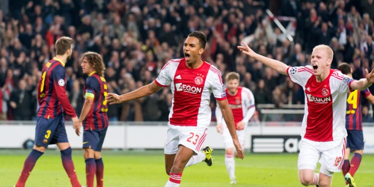 Ajax sluit 2024 af met 0-2 overwinning op Sparta Rotterdam