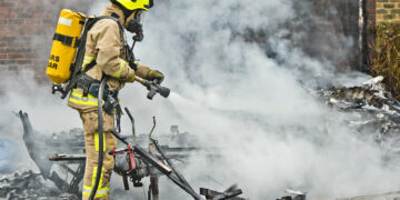 Grote brand in bedrijfscomplex in Tiel