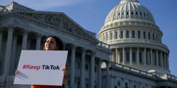 Zwarte zondag: de TikTok trend van “zwart gooien”