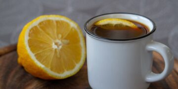 Koffie met citroen: TikTok-trend voor gewichtsverlies?