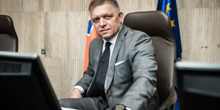 Oppositie bereidt motie van afzetting tegen Fico voor