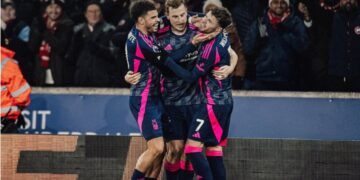 Nottingham verslaat Wolves met 3-0: op volle snelheid naar de overwinning!