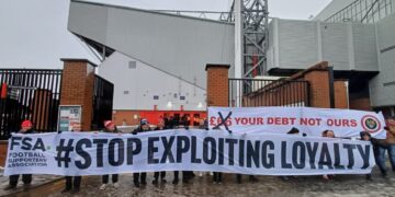 Protest van Liverpool en United fans tegen ticketprijzen