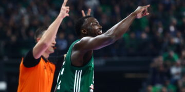 Γκραντ uit, Γκέιμπριελ in bij Panathinaikos tegen PAOK