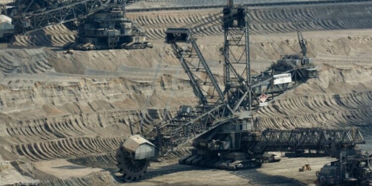 Economische angsten zetten mijnbouw op politieke kaart