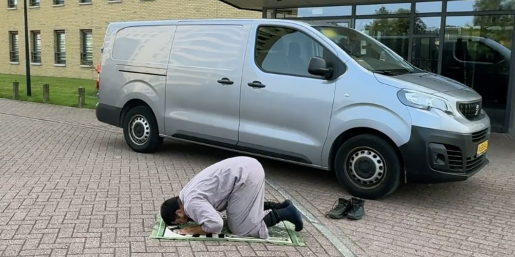 Nederlanders’ beeld van praktiserende moslims: een realistische blik nodig.