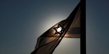 Drie burgers gedood en zeven gewond bij gewapend geweervuur in Israël