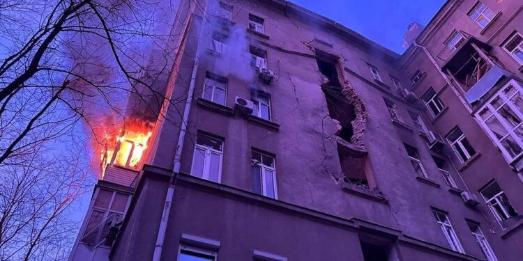 Russische drones richten schade aan in Kiev, 3 gewonden