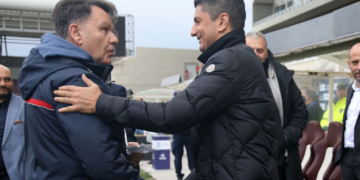 Alexis Kougiás verdedigt PAOK en Loutsescu in beroep