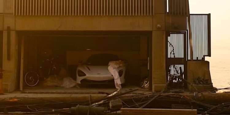 Brand verwoest Los Angeles: supercars en ash – schokkende beelden